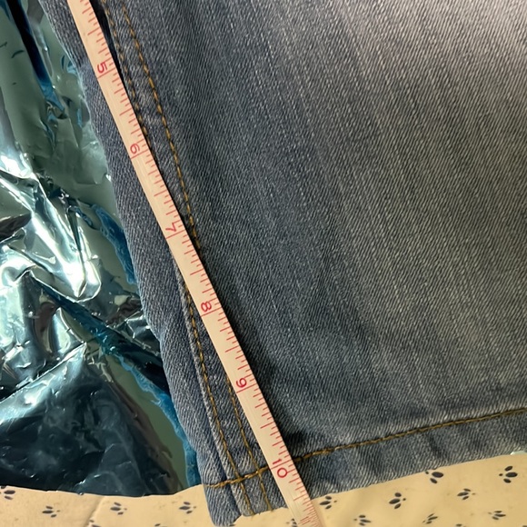 Shorts - Picture 6 of 6